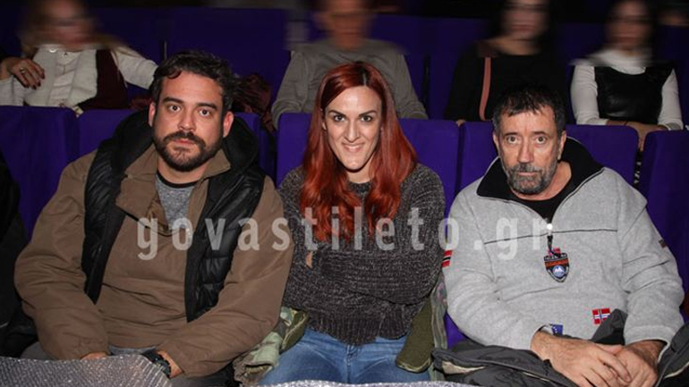 Πρεμιέρα για την παράσταση «Μια στάση πριν» – Δείτε ποιοι επώνυμοι έδωσαν το παρών