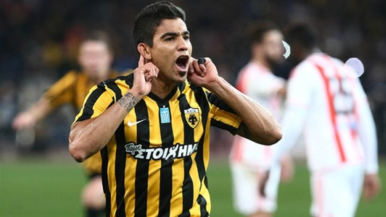 «Ο Βάργκας θα εξαντλήσει το συμβόλαιό του με την ΑΕΚ»