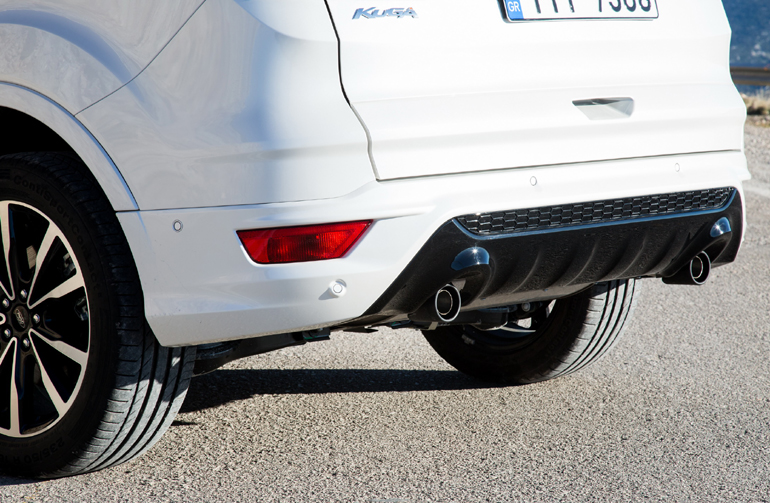 Σπορ χαρακτηριστικά και διπλές απολήξεις εξατμίσεις...