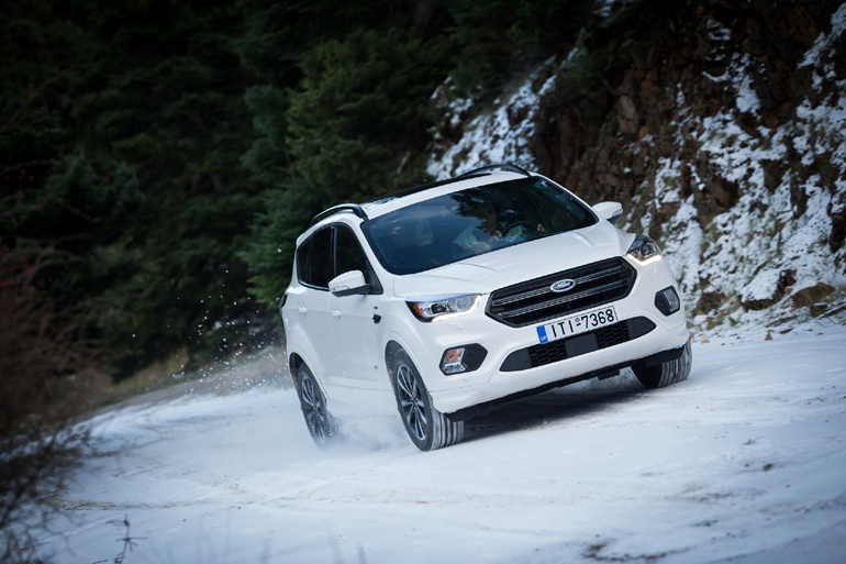 Με το κατάλληλο λάστιχο να κινηθείς πολύ άνετα στα χιόνια...