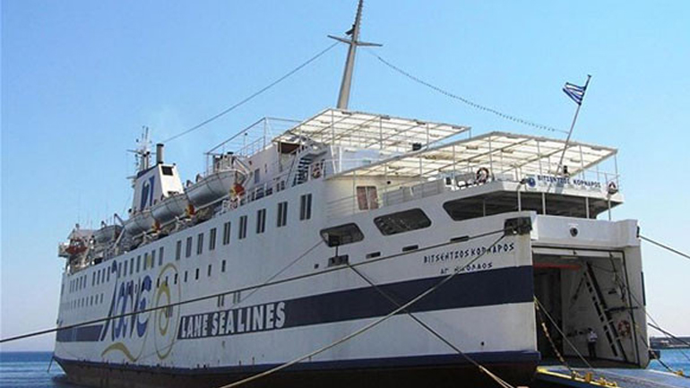 Δεν κατάφερε να δέσει στην Κάσο το «Βιτσέντζος Κορνάρος»