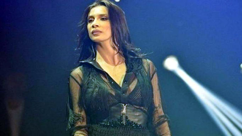 Πάολα: «Βλέπω ανθρώπους στην πρώτη γραμμή και τους φτύνω»