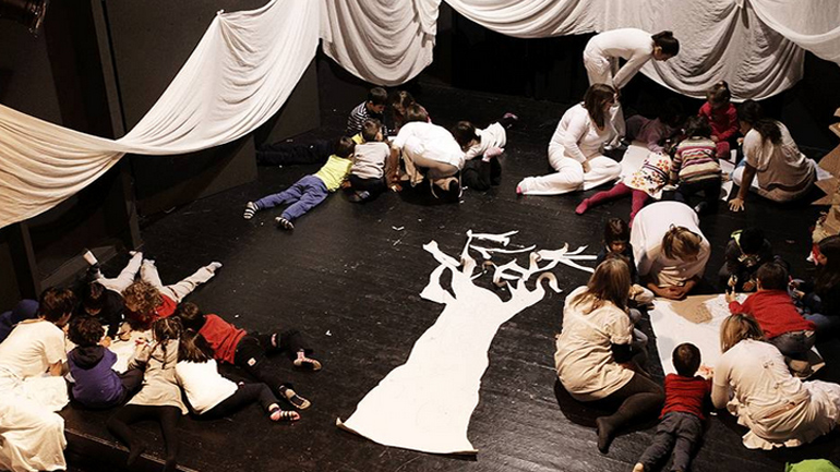 Το καράβι του «Οδυσσεβάχ»… έδεσε στην Ιθαγδάτη Εργαστήρια Δημιουργικής Απασχόλησης και Αφηγήσεις Παραμυθιών, στο Θέατρο «Καμπέρειο»