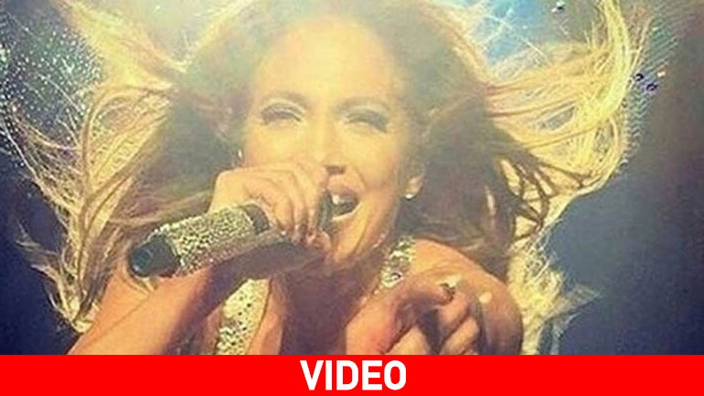 Δείτε τη μαμά της Jennifer Lopez να τραγουδά «Καλά Χριστούγεννα» στα ισπανικά Δείτε τη μαμά της Jennifer Lopez να τραγουδά «Καλά Χριστούγεννα» στα ισπανικά