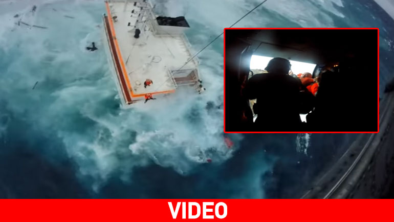 Καρέ-καρέ η επιχείρηση διάσωσης των εννέα ναυτικών του φορτηγού πλοίου που προσάραξε στην Άνδρο Καρέ-καρέ η επιχείρηση διάσωσης των εννέα ναυτικών του φορτηγού πλοίου που προσάραξε στην Άνδρο