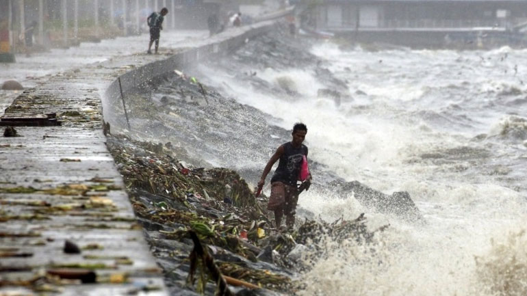 Τυφώνας ετοιμάζεται να χτυπήσει τις Φιλιππίνες