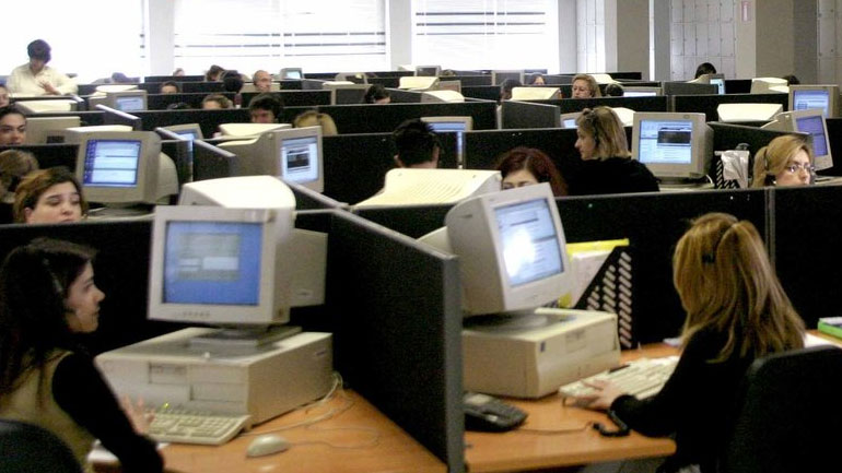 Μονιμοποιούνται χιλιάδες υπάλληλοι στους δήμους