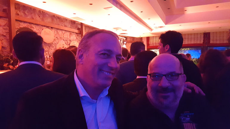 Ο Διονύσης Μπατιστάτος (αριστερά) πάντα χαμογελαστός...