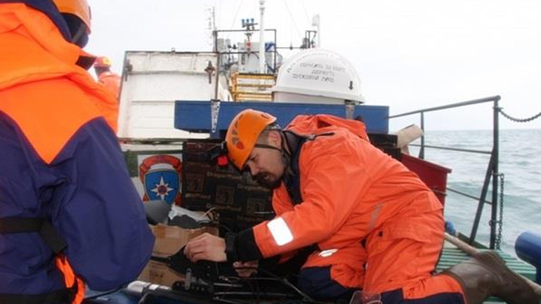 Τέσσερα μεγάλα κομμάτια του μοιραίου Tu-154 βρέθηκαν κοντά στις ακτές του Σότσι