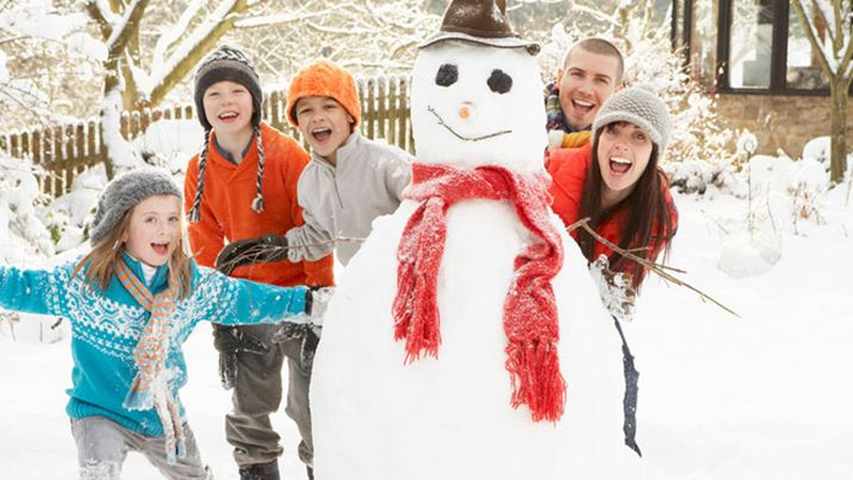 Πώς να περάσετε ευχάριστα τις κρύες μέρες παρέα με τα παιδιά σας