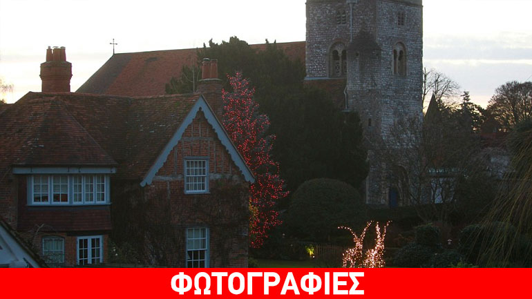 Συντετριμμένοι οι θαυμαστές του George Michael εναποθέτουν λουλούδια έξω από το σπίτι του