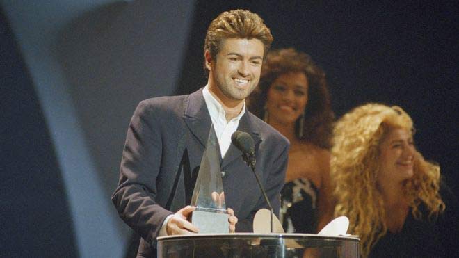 Μετά τους Wham,  Η σόλο καριέρα του  George Michael πραγματικά απογειώθηκε.   Ο πρώτος σόλο δίσκος του, Faith, που κυκλοφόρησε το 1987, έχει πουλήσει περισσότερα από 20 εκατομμύρια αντίτυπα παγκοσμίως. Είχε κερδίσει πολυάριθμα μουσικά βραβεία κατά τη διάρκεια της 30-ετούς καριέρας, συμπεριλαμβανομένων τριών βραβείων Brit, τεσσάρων MTV Video Music Awards, τριών Αμερικανικών Μουσικών Βραβείων και δύο βραβείων Γκράμι. Το 2004, η Ακαδημία Ραδιοφώνου ανακοίνωσε ότι ο Τζορτζ Μάικλ ήταν ο καλλιτέχνης του οποίου τα έργα παίχθηκαν περισσότερο στο βρετανικό ραδιόφωνο την περίοδο 1984-2004.