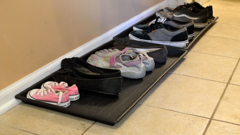 Απίστευτη κλοπή στην Κοζάνη – Άρπαξαν παπούτσια έξω από διαμέρισμα