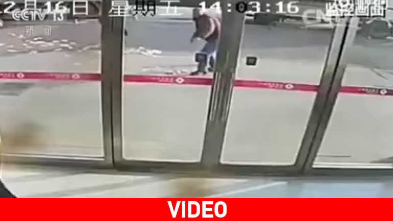 «Σήκωσε» από την τράπεζα χιλιάδες δολάρια και του τα πήρε ο αέρας!