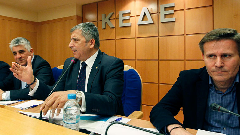 ΚΕΔΕ: Ζητά παρέμβαση της κυβέρνησης για να ανανεωθούν οι συμβάσεις εργαζομένων στους δήμους