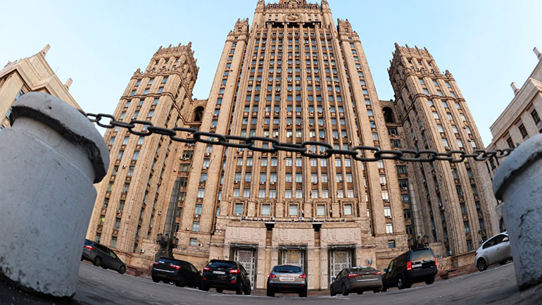 Ρωσία: Εχθρική ενέργεια η απόφαση των ΗΠΑ να προμηθεύσουν με όπλα τους αντάρτες στη Συρία Ρωσία: Εχθρική ενέργεια η απόφαση των ΗΠΑ να προμηθεύσουν με όπλα τους αντάρτες στη Συρία