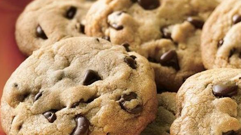 Κατάσχεση μπισκότων σε επιχείρηση τροφίμων του Πειραιά