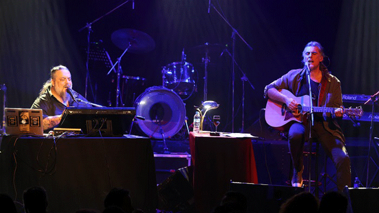 Φίλιππος Πλιάτσικας – B.D. FOXMOOR (Active Member) στο Γυάλινο  Μουσικό Θέατρο