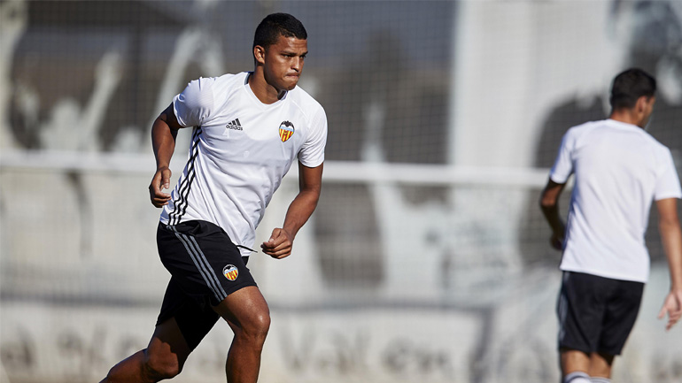 Στο προσκήνιο για τον Ολυμπιακό ο Αντερλάν Σάντος