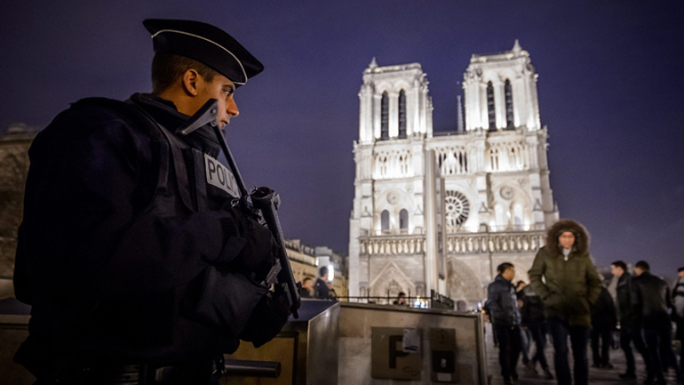 Γαλλία: H αστυνομία συνέλαβε άνδρα ως ύποπτο για επίθεση την παραμονή της Πρωτοχρονιάς