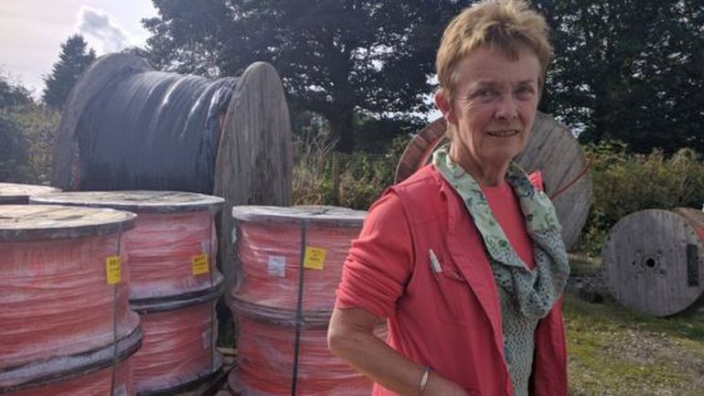 Αγρότισσα φτιάχνει το δικό της internet 35 φορές πιο γρήγορο