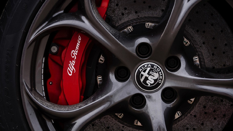 Πωλούνται Alfa Romeo και Maserati;