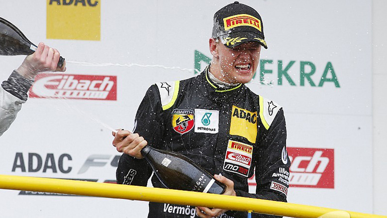 Στα βήματα του πατέρα του ο Mick Schumacher Στα βήματα του πατέρα του ο Mick Schumacher