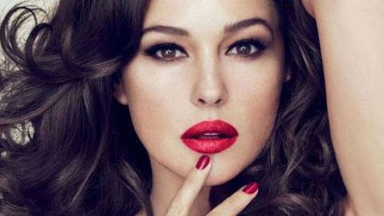 Αποκτήστε ζουμερά σαρκώδη χείλη σε μόνο ένα λεπτό!