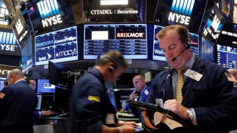 Μικρές απώλειες στη Wall Street