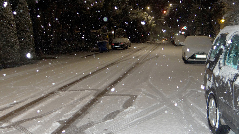 Διακοπή της κυκλοφορίας σε τμήμα της λεωφόρου Διονύσου, λόγω χιονόπτωσης