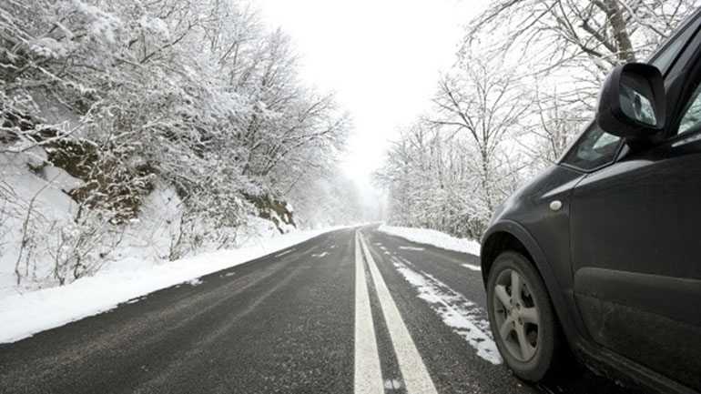 Παγετός και χιονοπτώσεις δημιουργούν προβλήματα στο οδικό δίκτυο της Πελοποννήσου