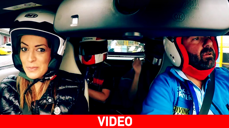 Ο… Θεός βοηθός