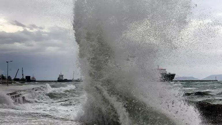 Σε ισχύ το απαγορευτικό απόπλου σε πολλές περιοχές