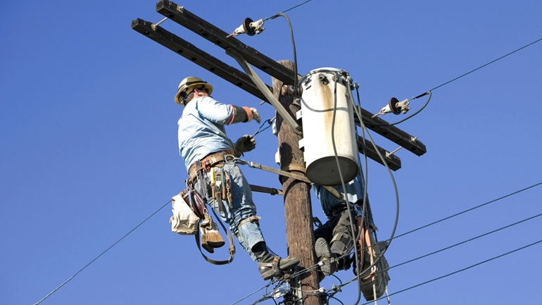 Μυτιλήνη: Χωρίς ρεύμα πρωτοχρονιάτικα πολλά σπίτια στη Χρυσομαλλούσα