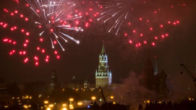 Έλαμψε ο ουρανός στη Μόσχα