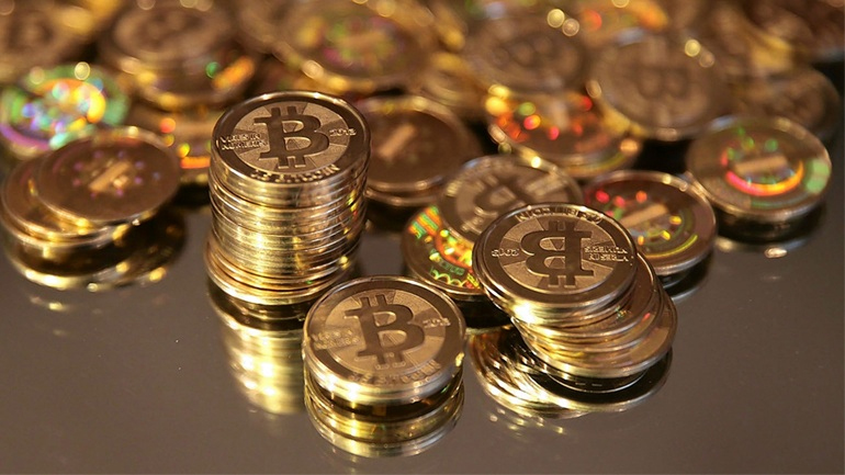 Το bitcoin ξεπέρασε τα 1.000 δολάρια για πρώτη φορά από το 2013