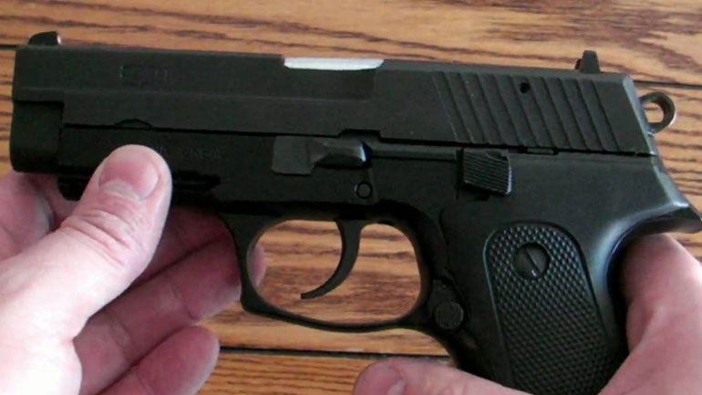 Καβάλα: Έβγαλε πιστόλι επειδή του φάνηκε αυξημένος ο λογαριασμός