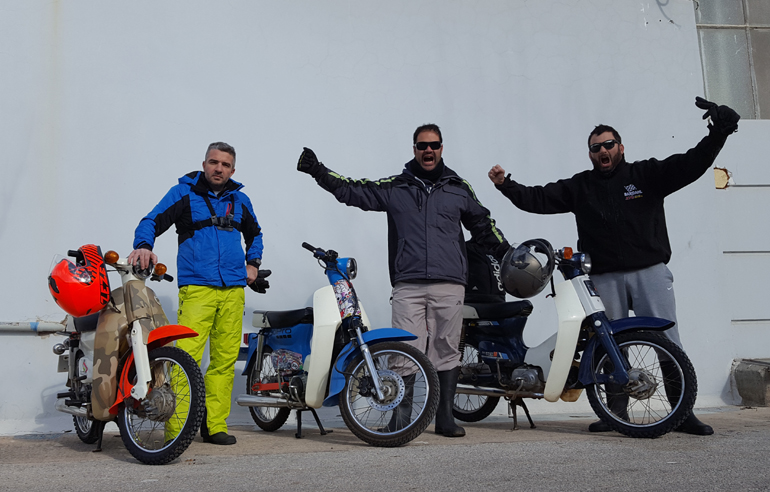 Από αριστερά, 'Zeze ο... γρήγορος', 'Βούκας' και Βασίλης Σαρημπαλίδης