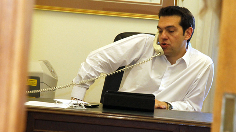 Ο Αλέξης Τσίπρας συνομίλησε τηλεφωνικά με την πρωθυπουργό της Μ. Βρετανίας