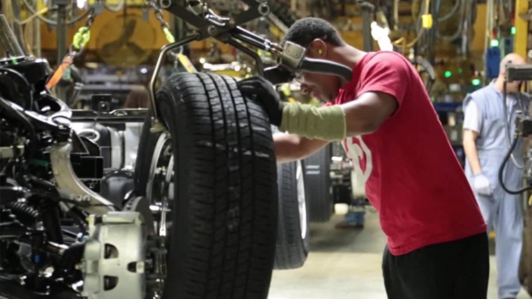 O Τραμπ απειλεί με νέους δασμούς την General Motors