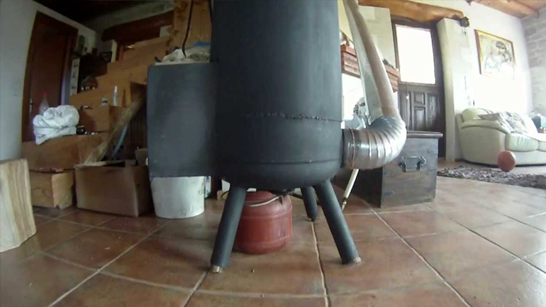 Κρήτη: Άναψαν την ξυλόσομπα για να ζεσταθούν και παραλίγο να πεθάνουν