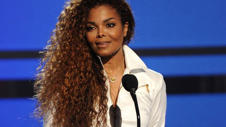 Η Janet Jackson έγινε μανούλα στα 50 της!