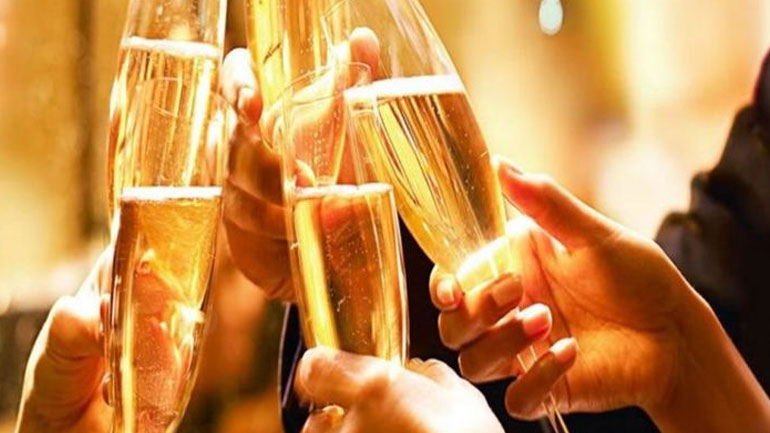 Ποια είναι η σχέση του ζωδίου σου με το αλκοόλ;