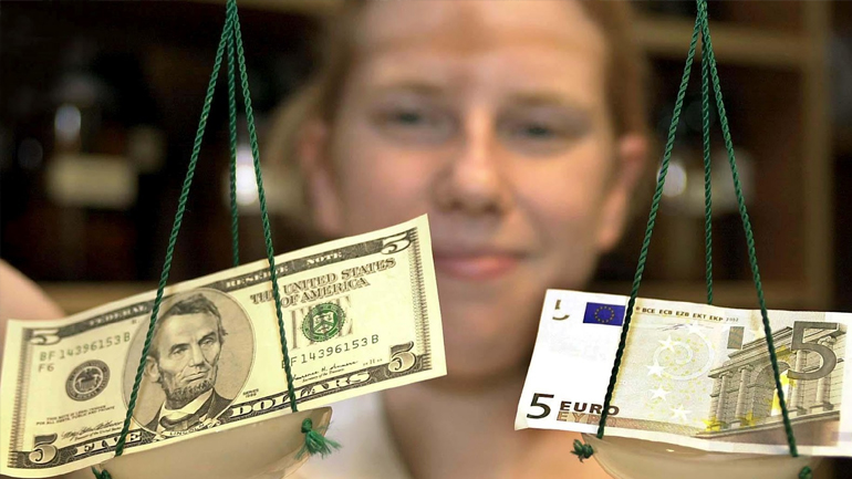 Ενισχύεται το ευρώ έναντι του δολαρίου