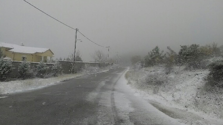Πέλλα: Απαραίτητες οι αντιολισθητικές αλυσίδες στο ορεινό επαρχιακό οδικό δίκτυο