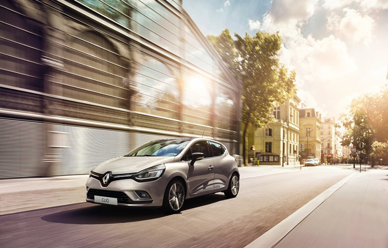 Τις 3.046 πωλήσεις καινούργιων αυτοκινήτων άγγιξε η Renault την περασμένη χρονιά...