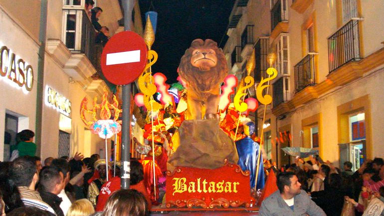 Οι Τρεις Μάγοι με τα δώρα στους δρόμους της Μαδρίτης