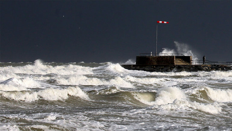 Γερμανία: Σαρωτικές πλημμύρες στον βορρά, χιονοπτώσεις στο νότο
