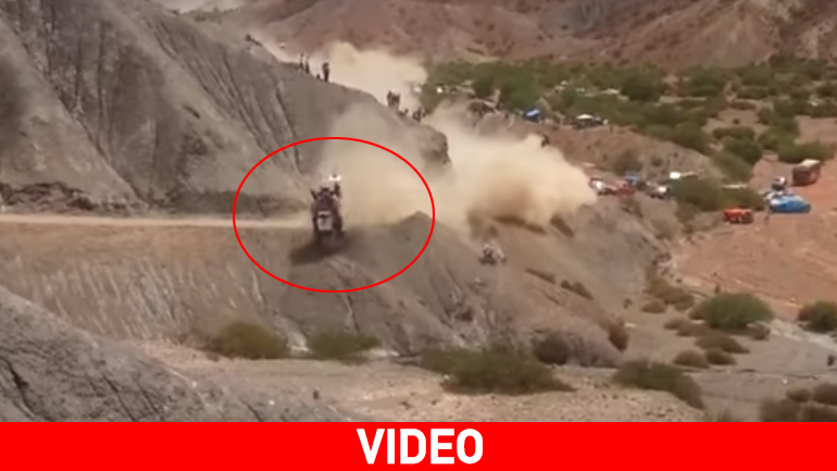 H τρομακτική έξοδος του Carlos Sainz στο ράλι Ντακάρ