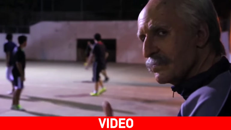 Βιρτουόζος της μπάλας μεταμφιέζεται σε ηλικιωμένο και τρελαίνει κόσμο…